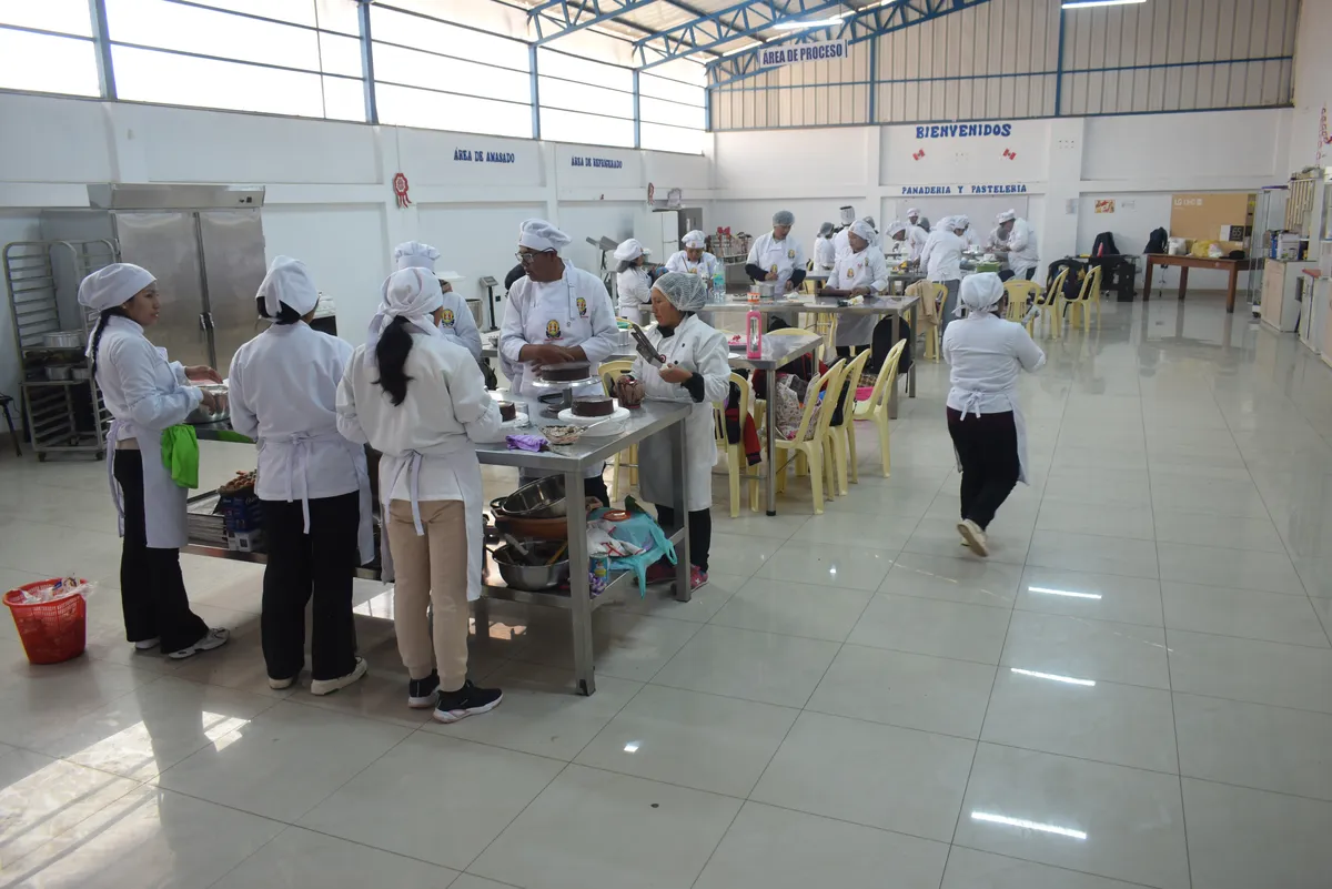 Panadería y Pastelería — Carrera técnica CETPRO HZG Juliaca